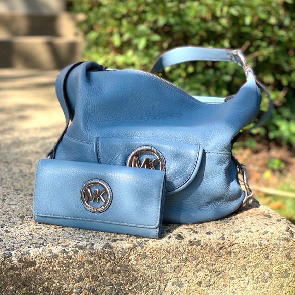 MICHAEL Michael Kors Handbags - 💎Michael Kors Blue Shoulder Bag With Wallet💎